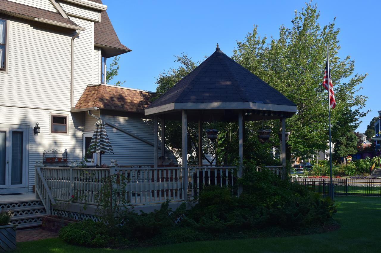 The Lamplighter Bed & Breakfast Of Ludington Exteriör bild